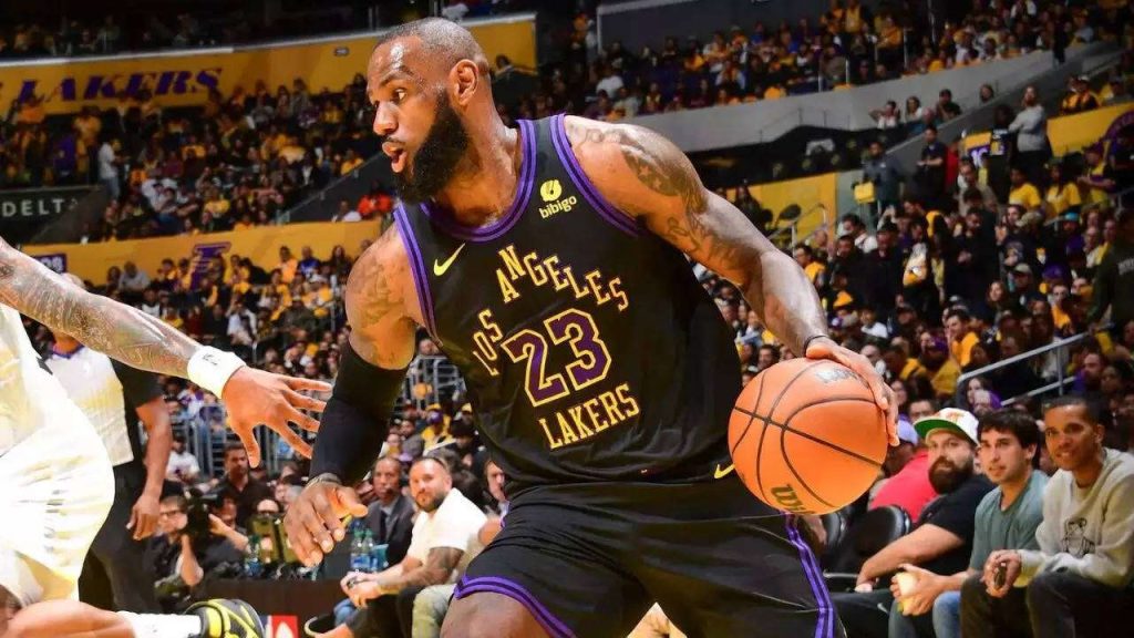 Lebron James Hits 39,000 points To Set New NBA Record