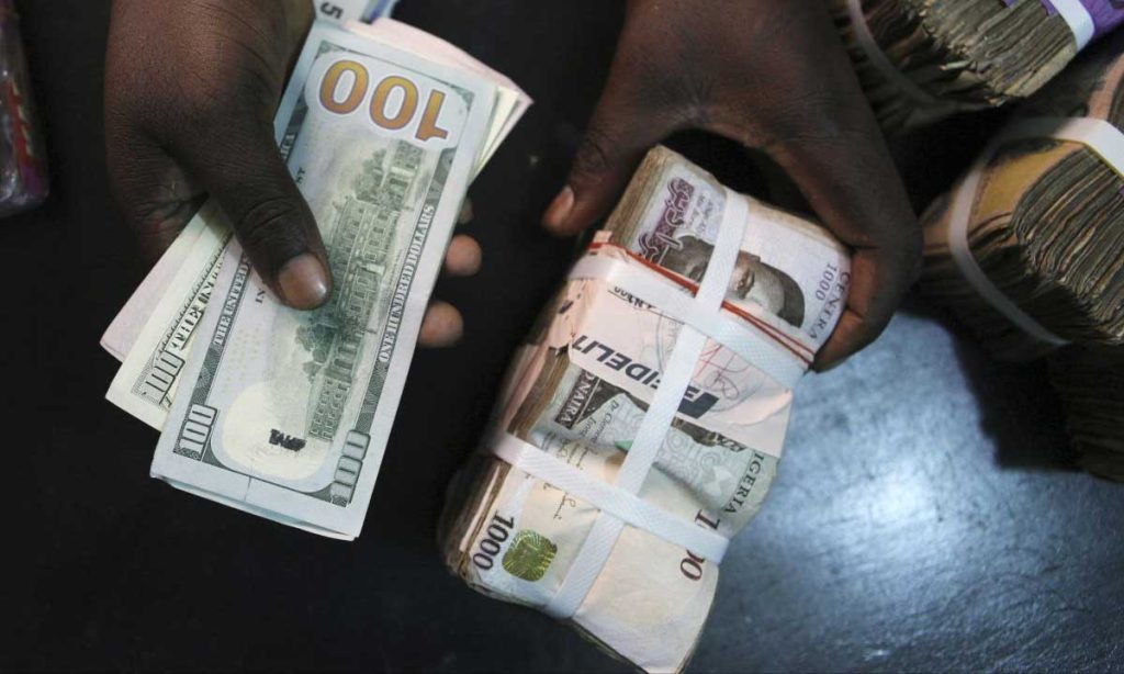 Naira weakens to N1637/$