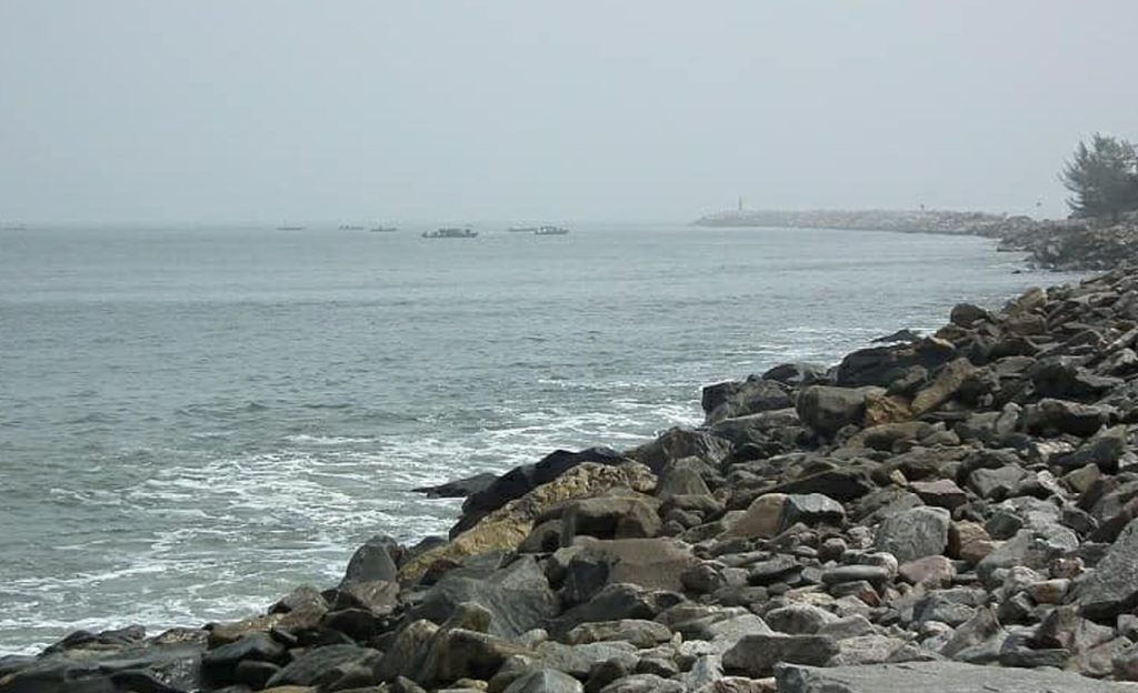 FG threatens to demolish illegal structures on Lagos shoreline